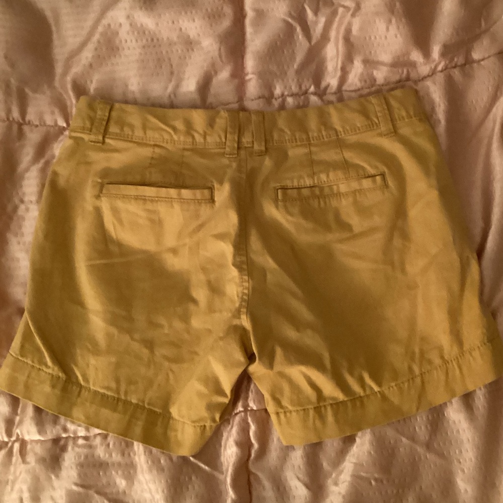 Yellow Bermuda shorts🩳
